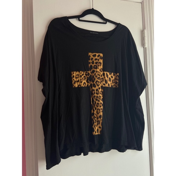Truly Madly Deeply UO Leopard Cross Tee - One Size - Picture 2 of 5